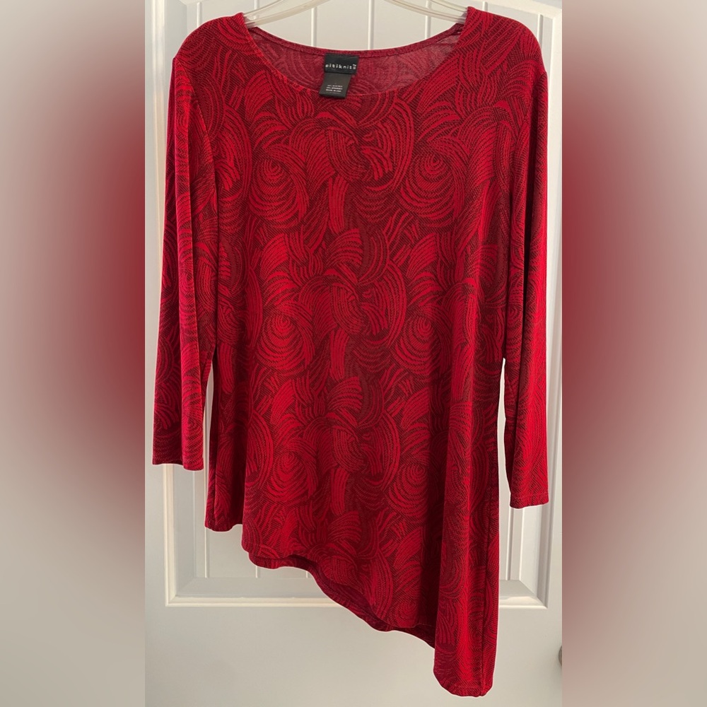 Elegant Red Patterned Women's Top